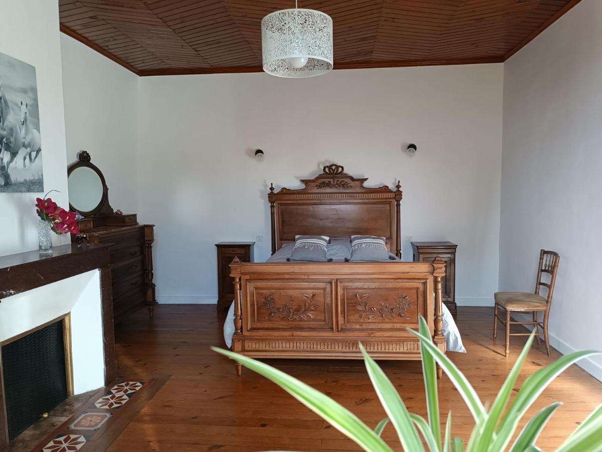 Aux Vieux Fours Bed & Breakfast Noaillac Eksteriør bilde